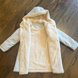Girls light gray faux fur lining waterproof coat, size 7